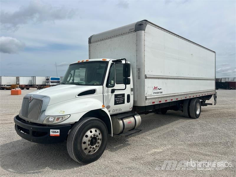 International 4300 Umpikorikuorma-autot
