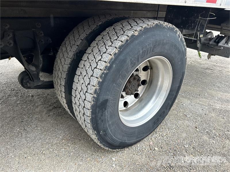 International 4300 Umpikorikuorma-autot