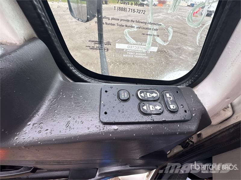 International 4300 Umpikorikuorma-autot