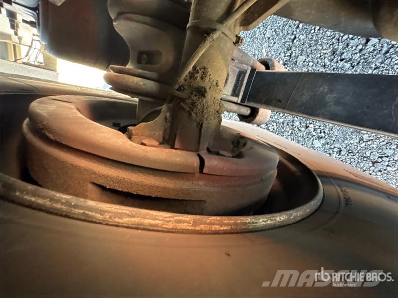 International 4300 ボックスボディー、ウイング、箱車