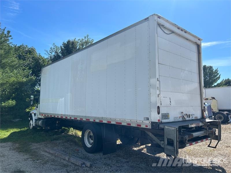 International 4300 탑차 트럭