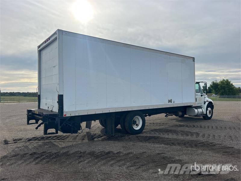 International 4300 Camiones con caja de remolque