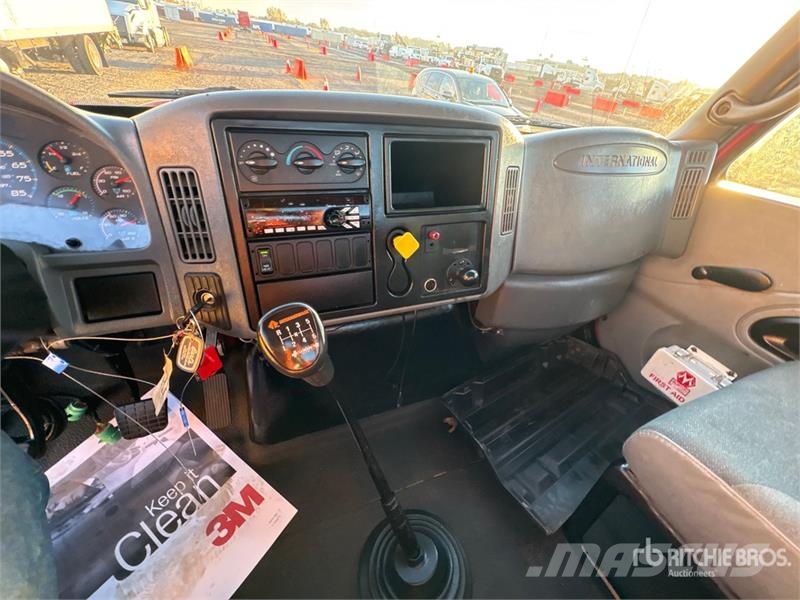 International 4300 Kabinen