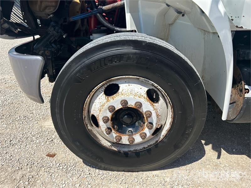 International 4300 Kofferaufbau