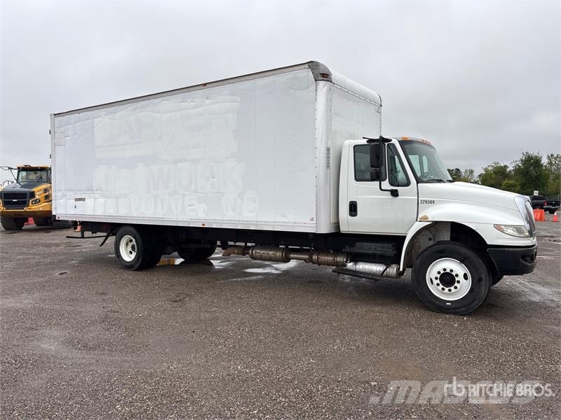 International 4300 Kofferaufbau