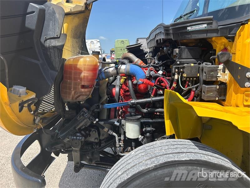 International 4300 Skriňová nadstavba