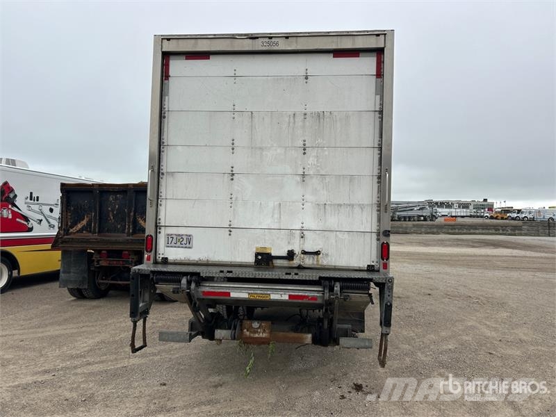 International 4300 Umpikorikuorma-autot