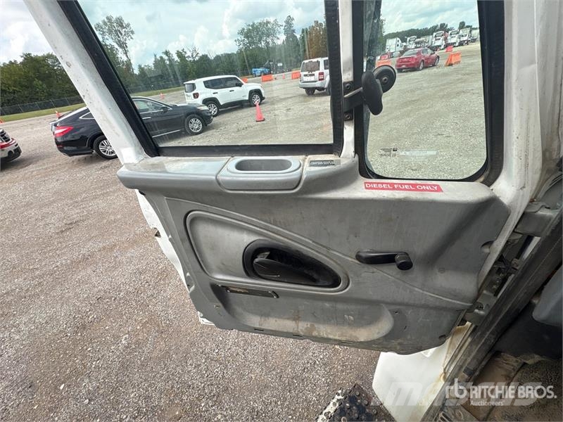 International 4300 自卸式货车