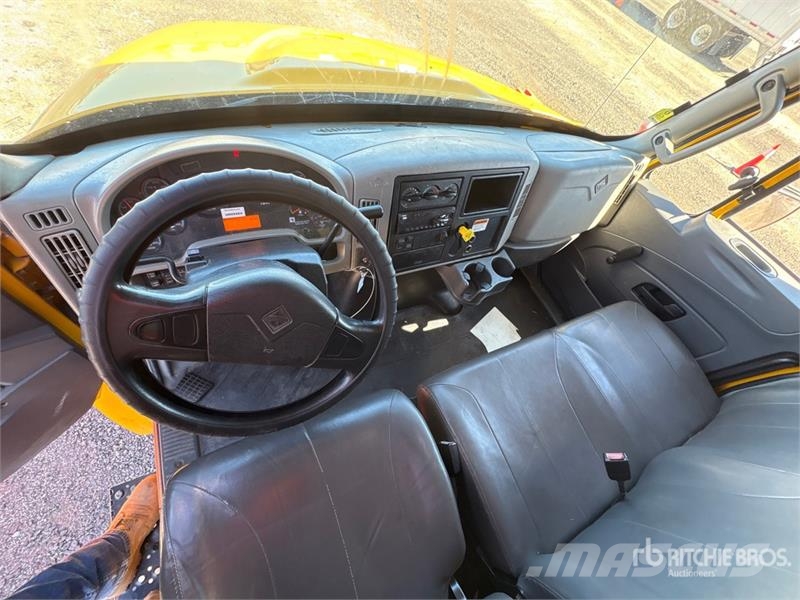 International 4300 ボックスボディー、ウイング、箱車