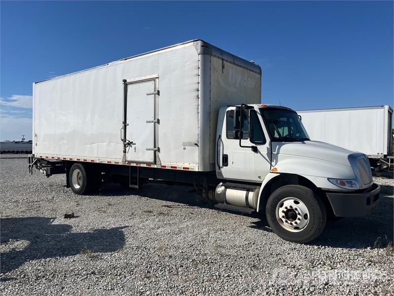 International 4300 冷凍冷蔵車