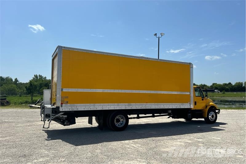 International 4300 Skriňová nadstavba
