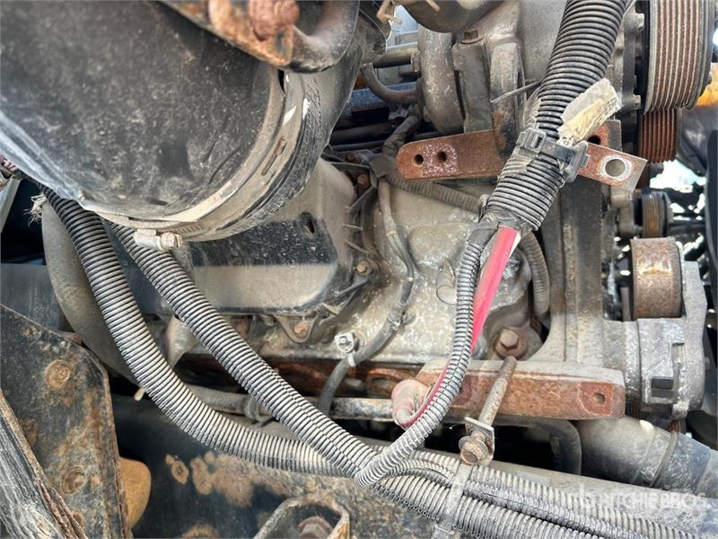 International 4300 Samochody ciężarowe ze skrzynią zamkniętą