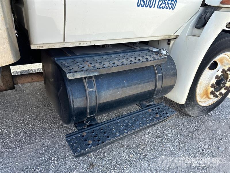 International 4300 Bakwagens met gesloten opbouw