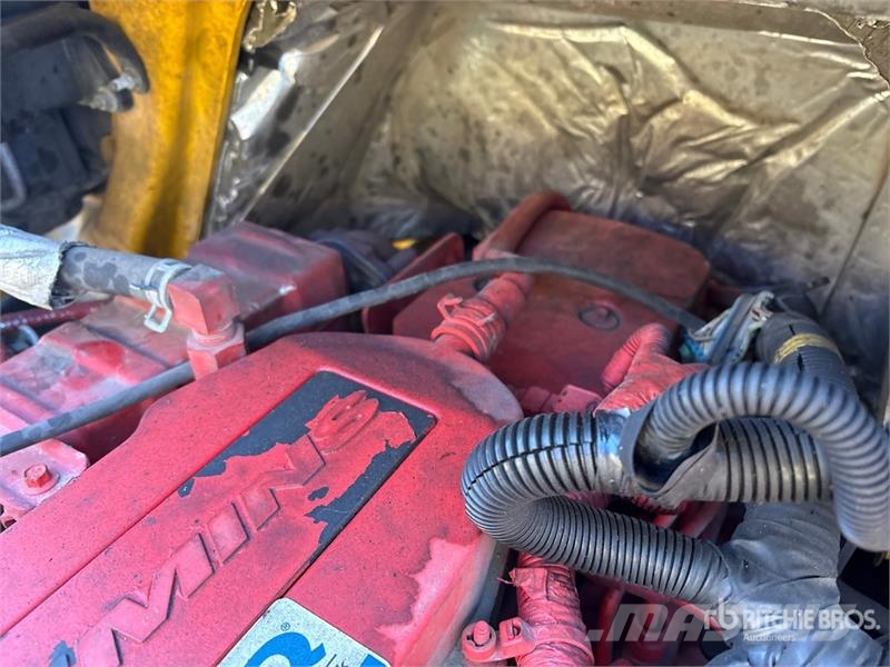 International 4300 ボックスボディー、ウイング、箱車