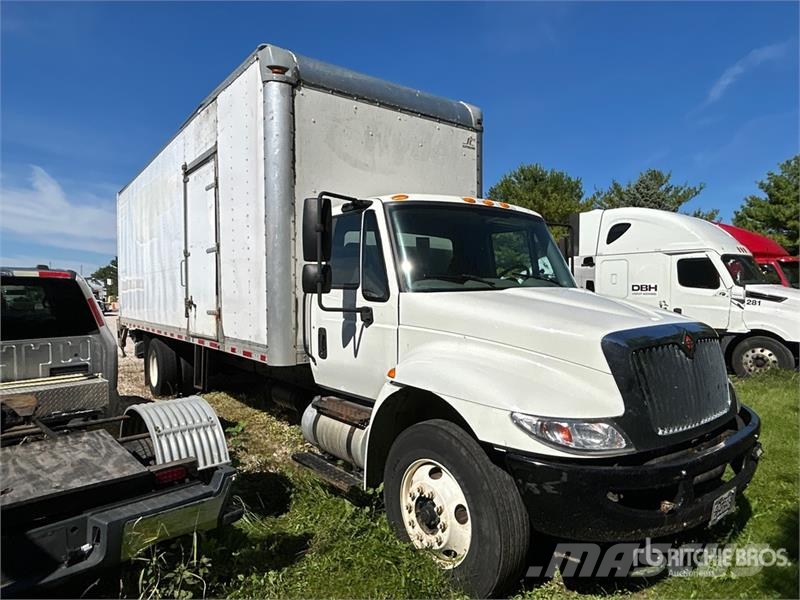 International 4300 탑차 트럭