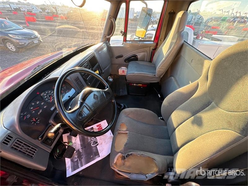 International 4300 Kabinen