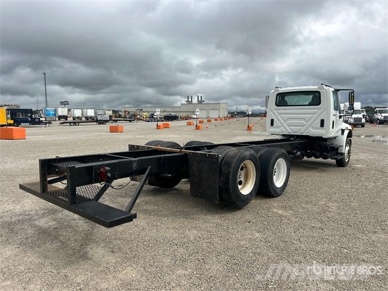 International 4300 Kabíny a interiér
