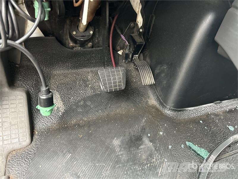 International 4300 Umpikorikuorma-autot