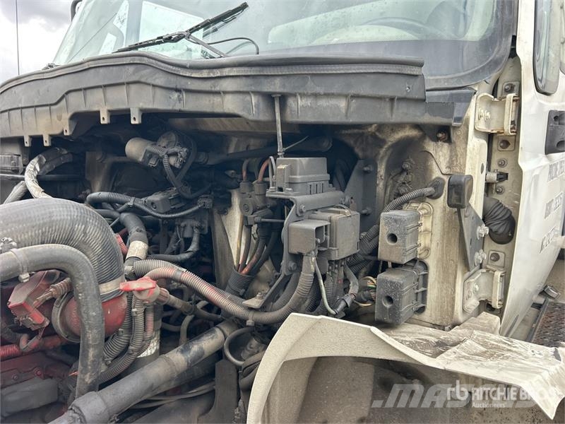 International 4300 Tovornjaki zabojniki