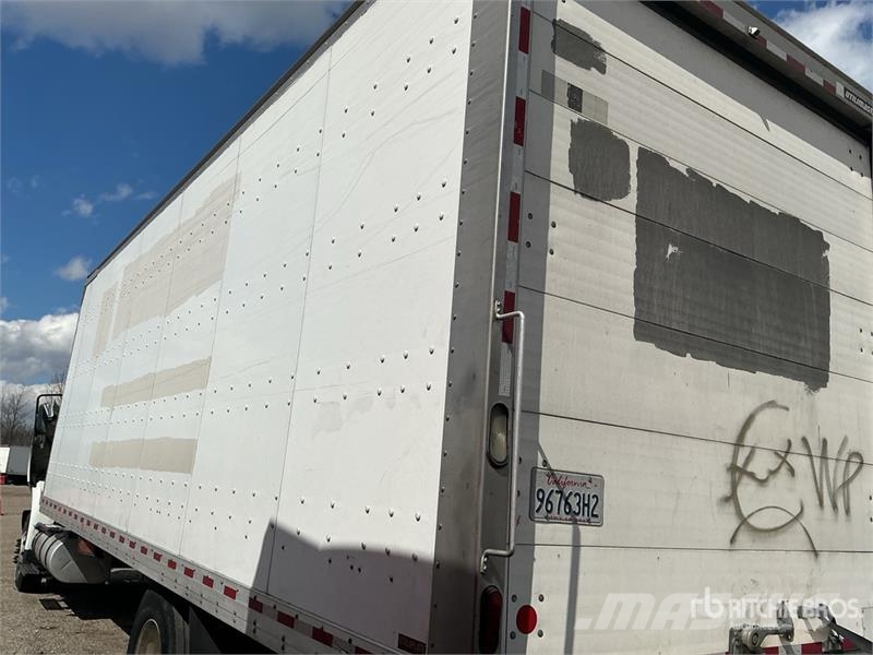 International 4300 Umpikorikuorma-autot