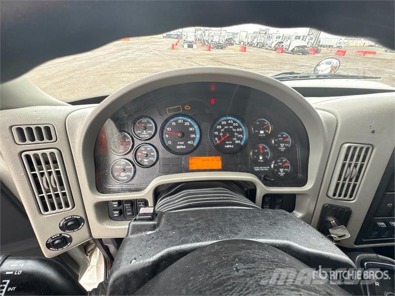 International 4300 Umpikorikuorma-autot