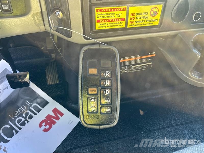 International 4300 Umpikorikuorma-autot