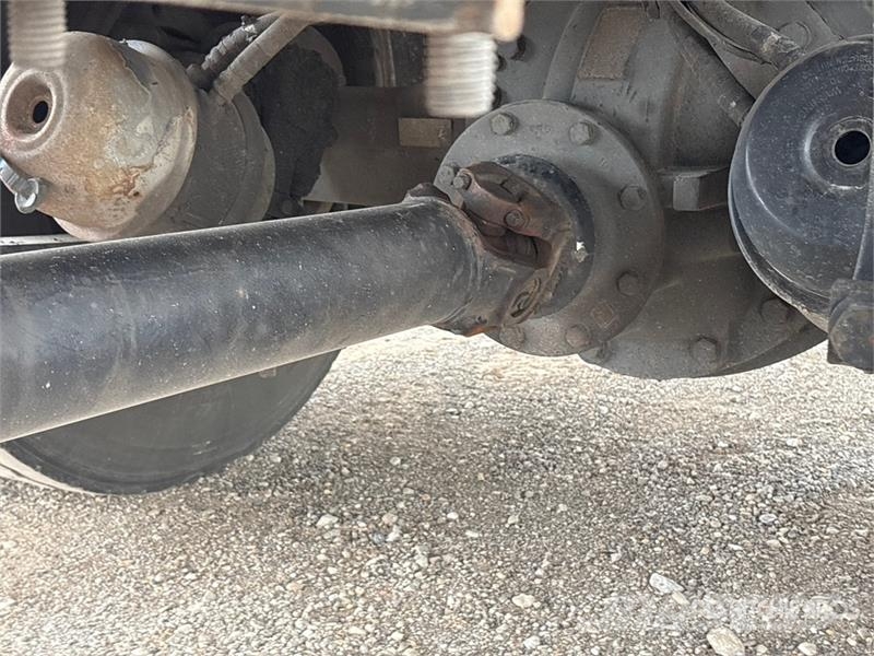International 4300 Umpikorikuorma-autot