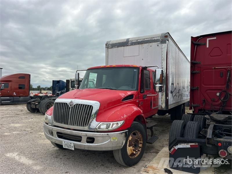 International 4300 Camion cassonati