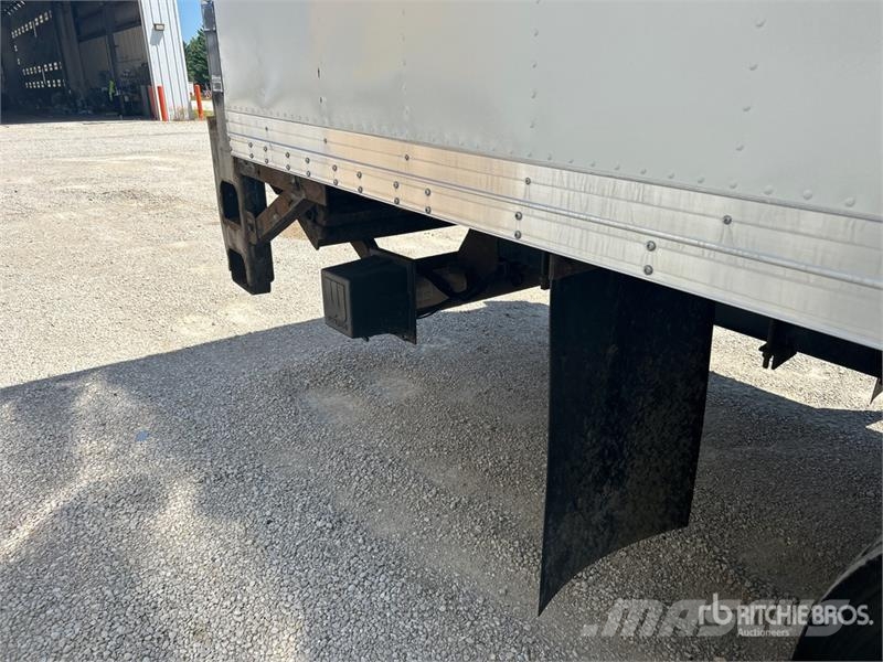 International 4300 Kofferaufbau