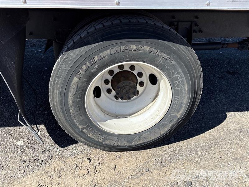 International 4300 ボックスボディー、ウイング、箱車