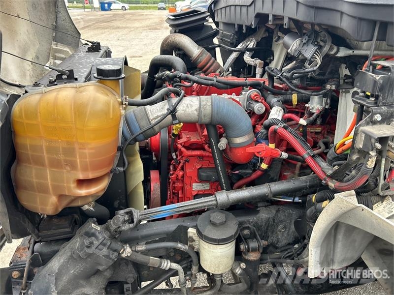 International 4300 Umpikorikuorma-autot