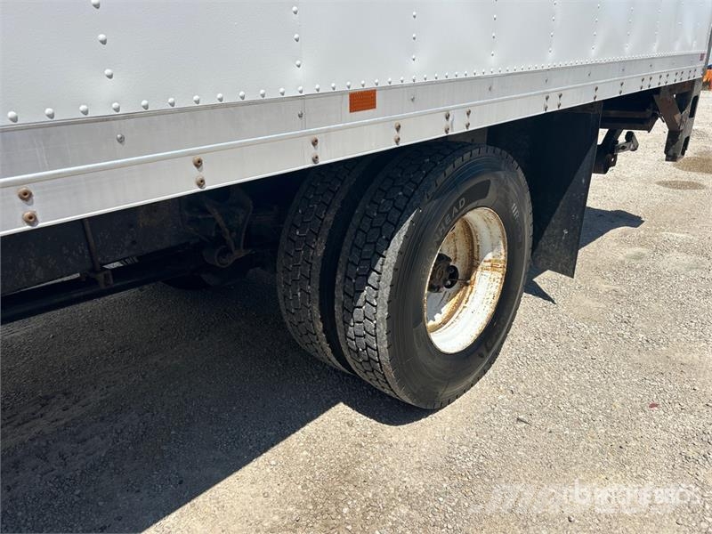 International 4300 Kofferaufbau
