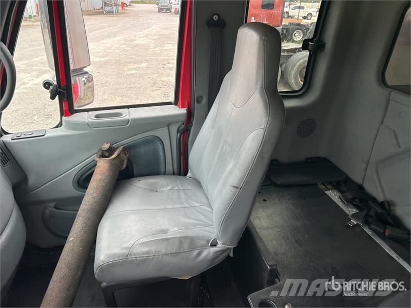 International 4300 Camion cassonati