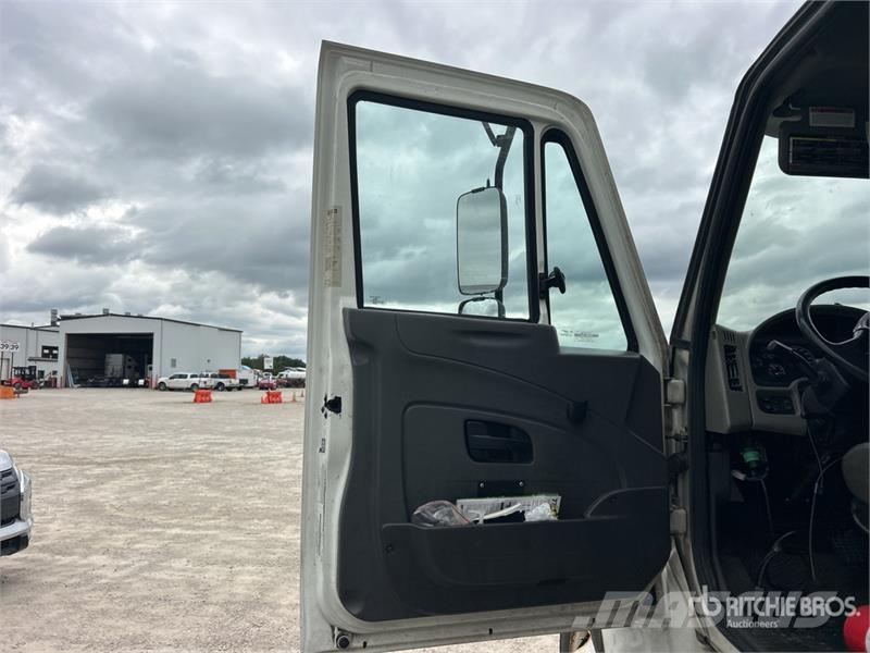 International 4300 Tovornjaki zabojniki