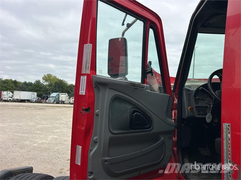 International 4300 Camion cassonati