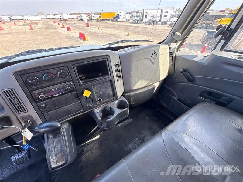 International 4300 Грузовики-Фургоны