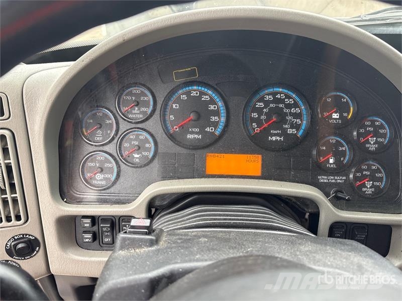 International 4300 Umpikorikuorma-autot