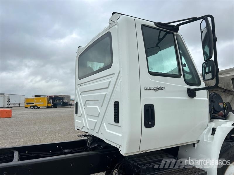 International 4300 Kabíny a interiér