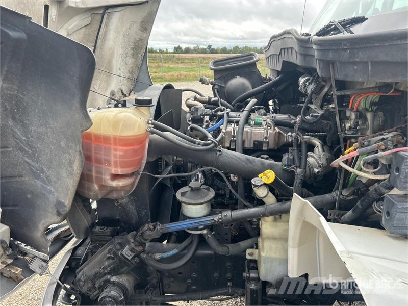 International 4300 Kabíny a interiér