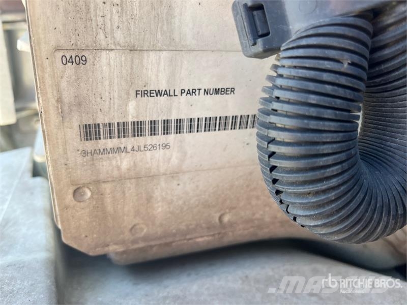 International 4300 冷凍冷蔵車