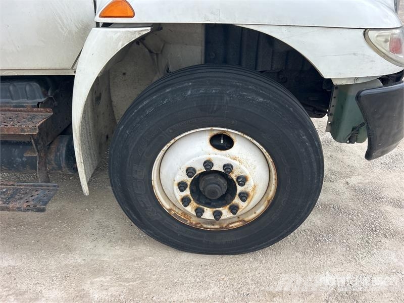 International 4300 Tovornjaki zabojniki