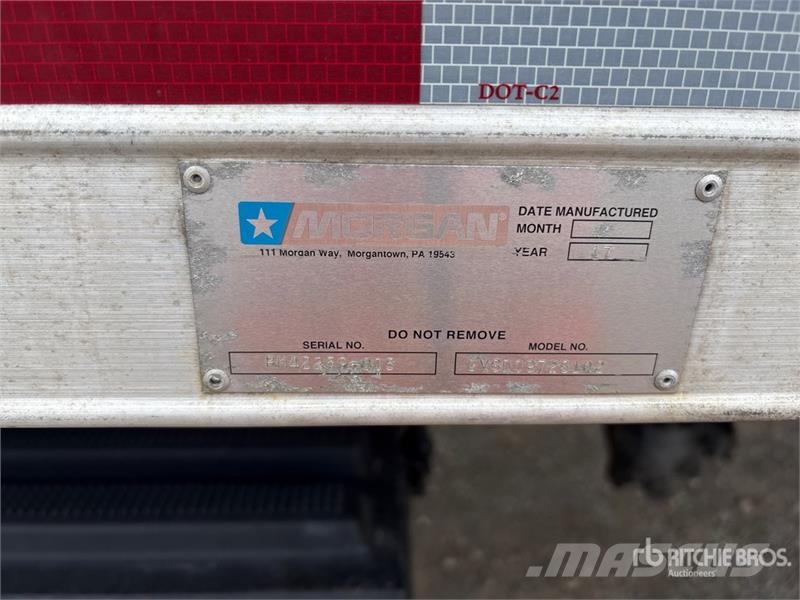 International 4300 Umpikorikuorma-autot