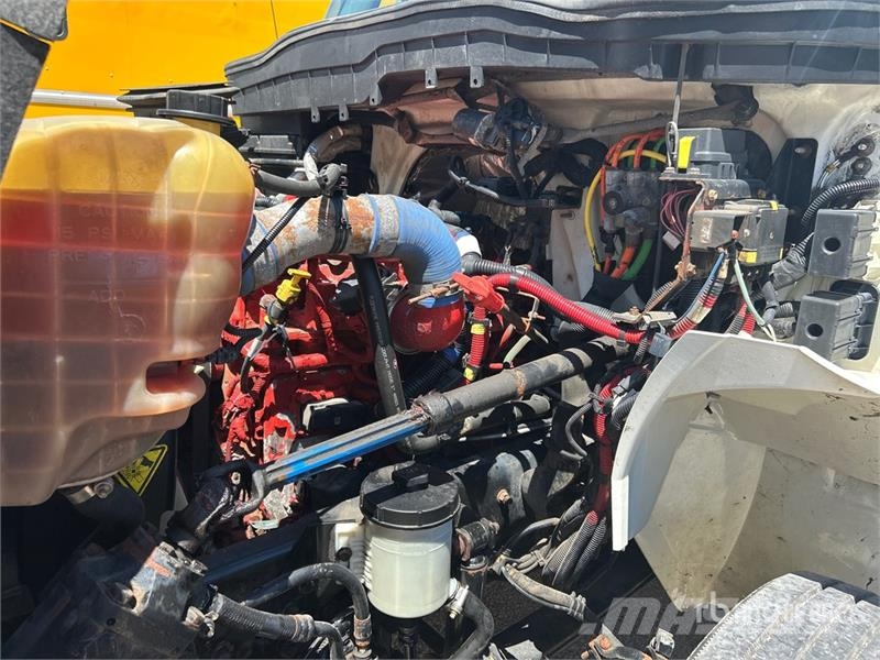 International 4300 Kapali kasa kamyonlar