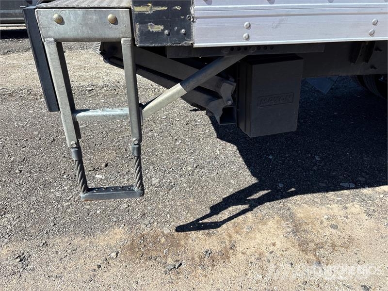 International 4300 ボックスボディー、ウイング、箱車
