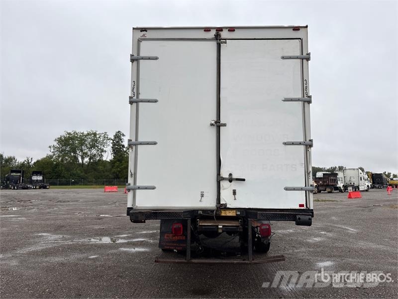 International 4300 Kofferaufbau