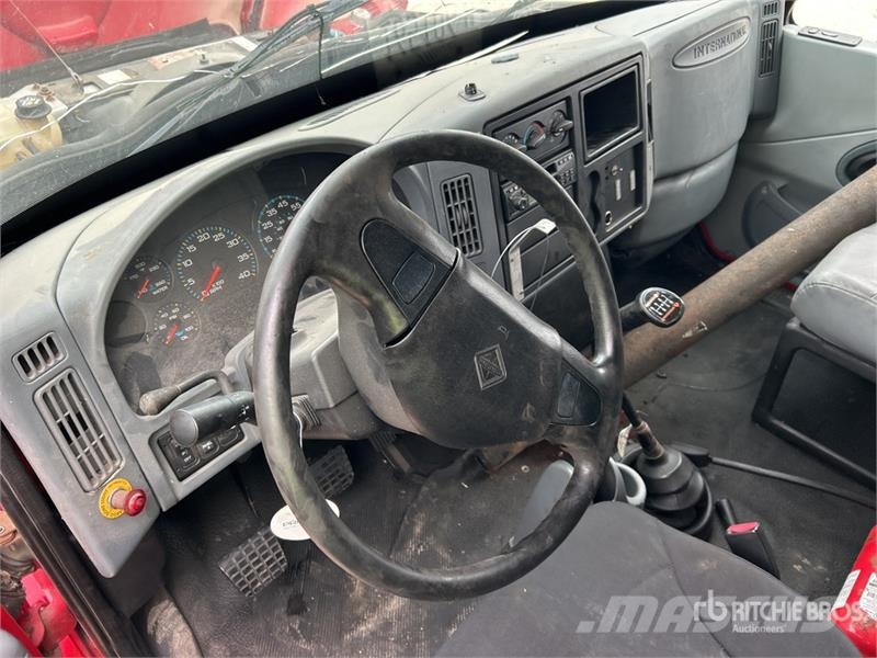 International 4300 Camion cassonati