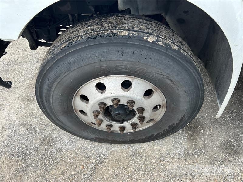 International 4300 Umpikorikuorma-autot