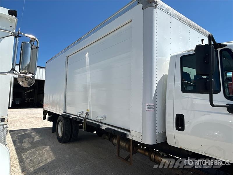 International 4300 Kofferaufbau