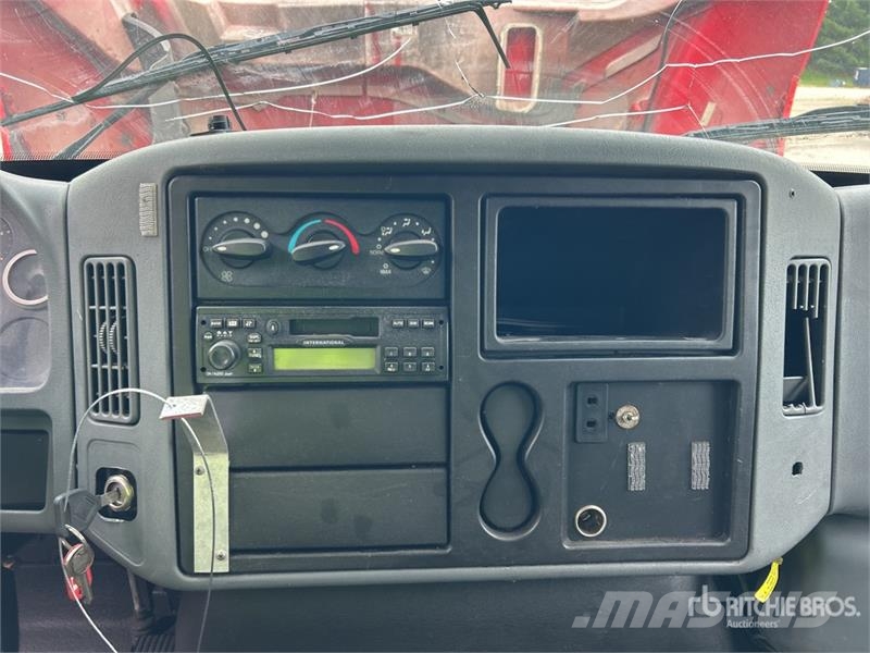 International 4300 Camion cassonati