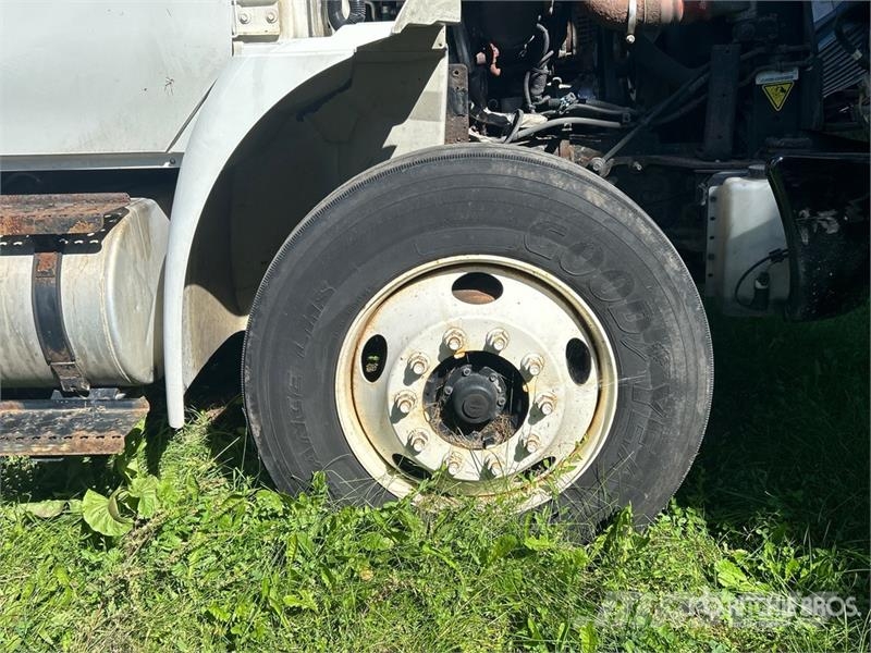International 4300 탑차 트럭